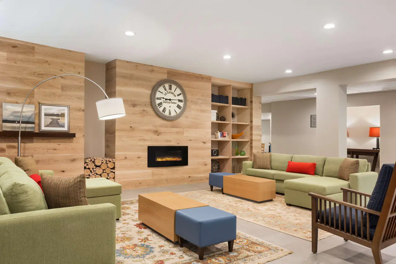 Country Inn Lobby